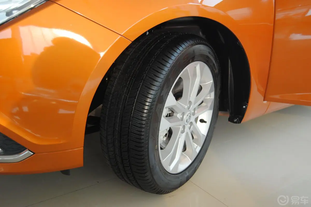 MG51.5T 自动 豪华型轮胎花纹