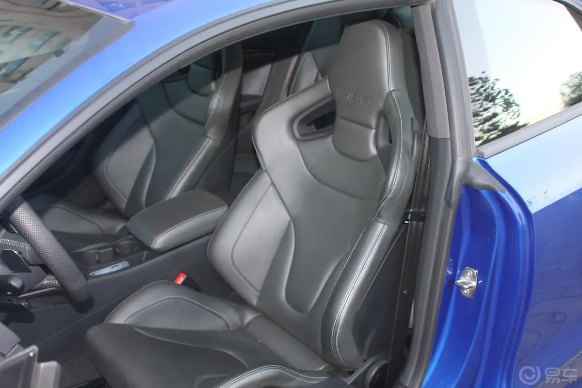 奥迪RS 54.2L 双离合 quattro Coupe驾驶员座椅