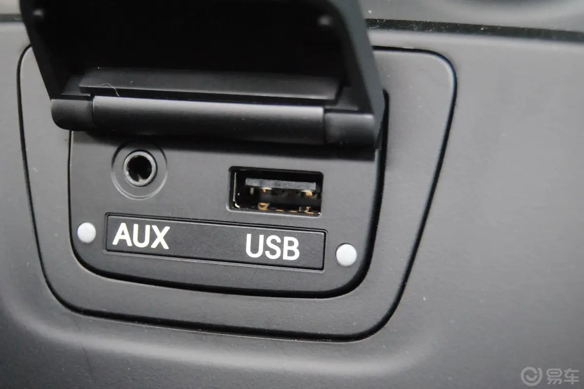 格越3.0L 自动 四驱 舒适版 7座AUX接口