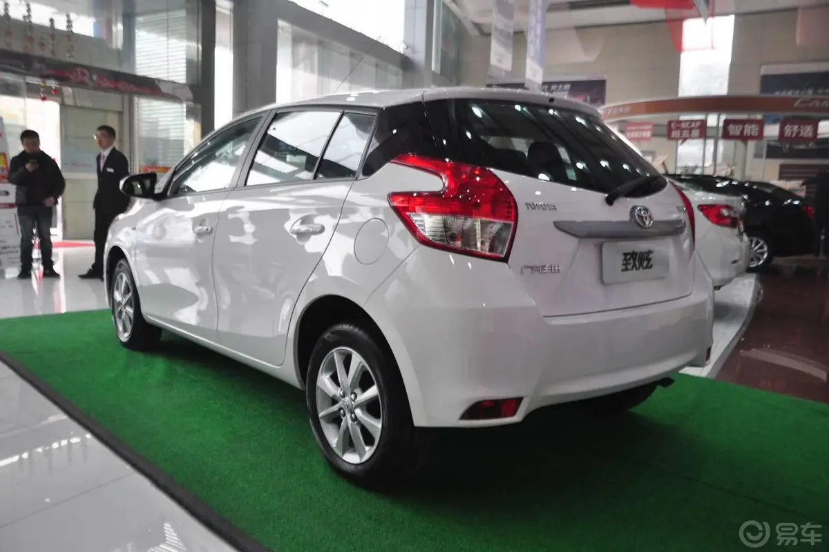 YARiS L 致炫1.5L 自动 锐动版侧后45度车头向左水平