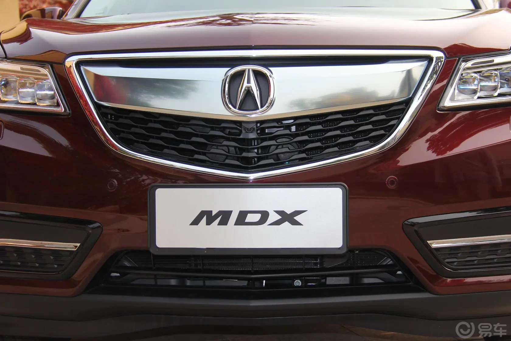 讴歌MDX3.5L 手自一体 豪华型前格栅侧俯拍