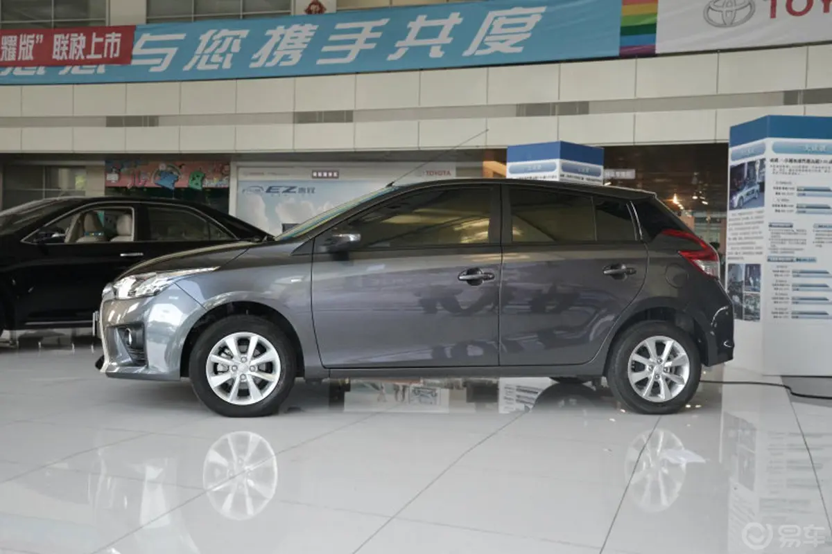 YARiS L 致炫1.5L 自动 炫动版正侧车头向左水平