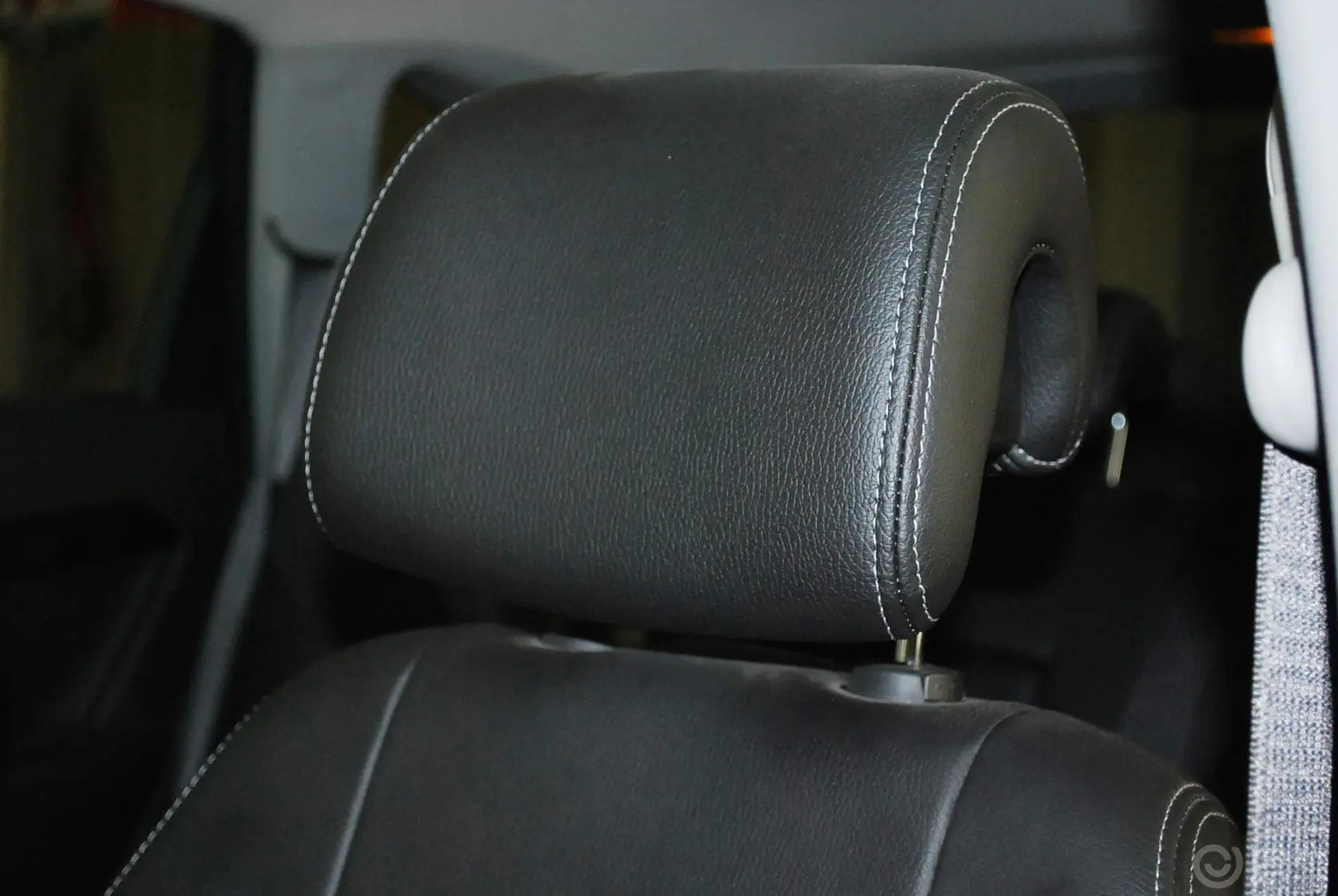 科帕奇2.4L 自动 7座 城市版驾驶员头枕