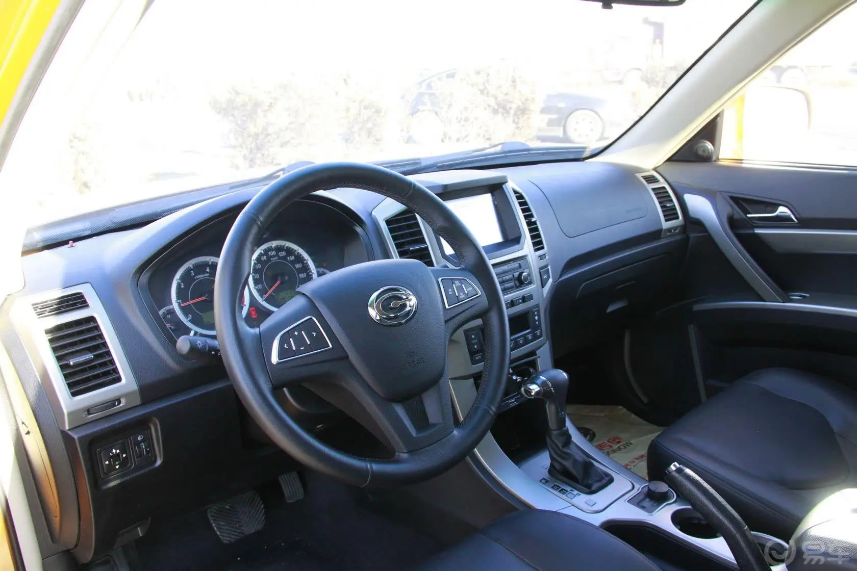 奥轩GX52.4L 自动 四驱 汽油 天窗版内饰全景正拍