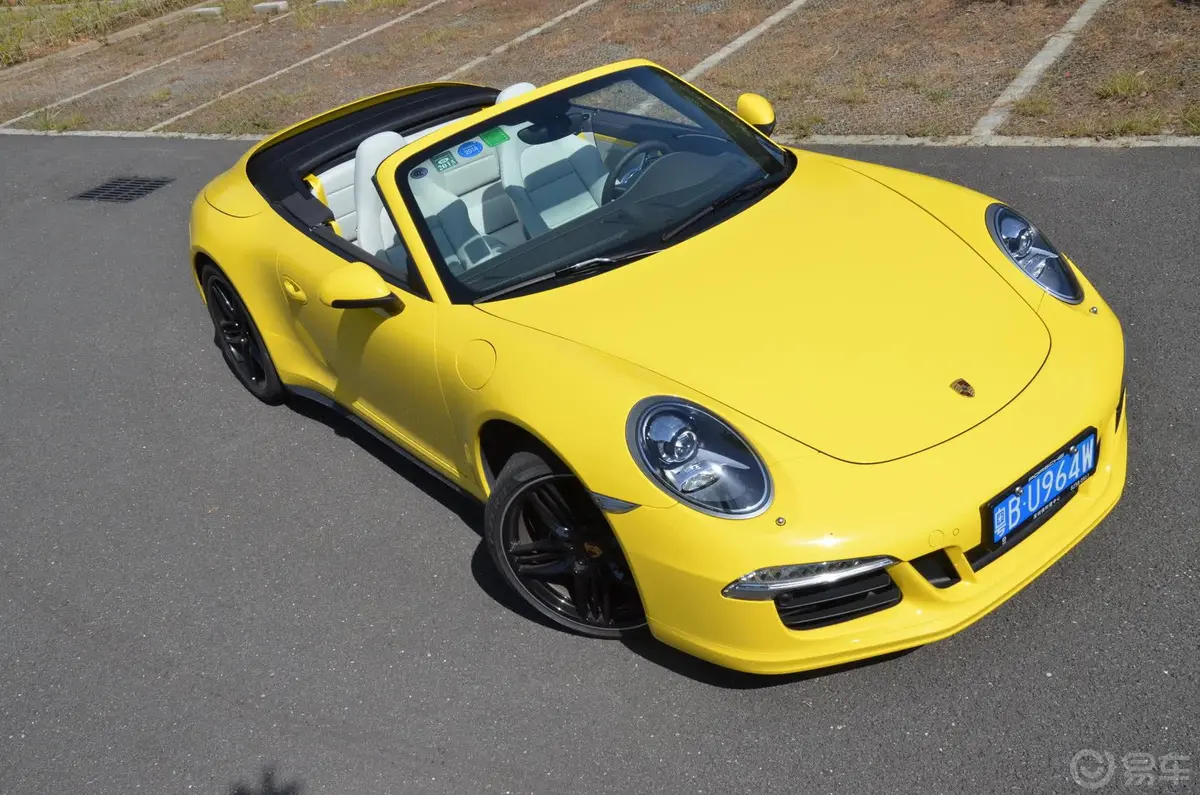 保时捷911Carrera 4 Cabriolet 3.4L外观