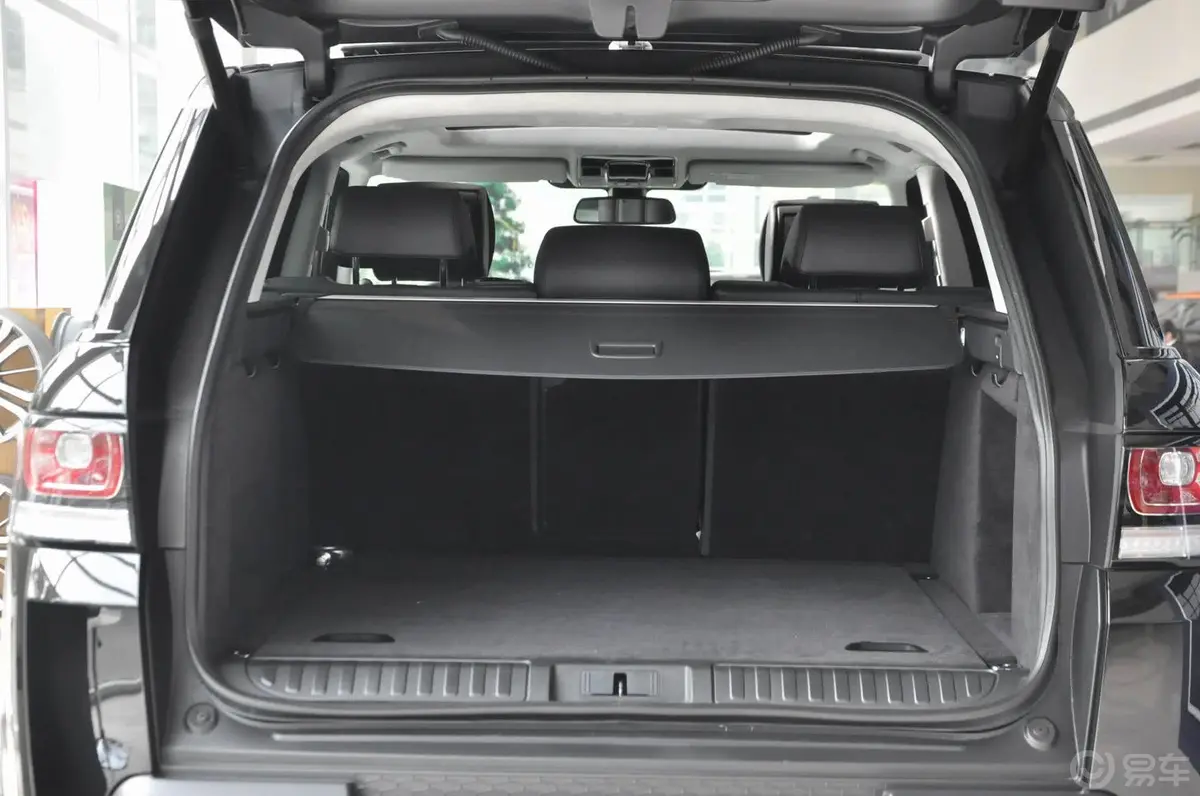 揽胜运动版5.0 V8 SC 汽油版 锋尚创世版 Dynamic行李箱空间