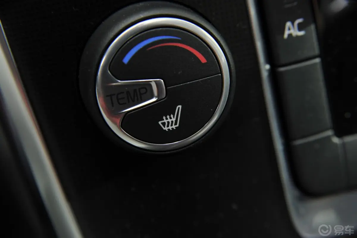 沃尔沃V60T6 AWD 个性运动版内饰