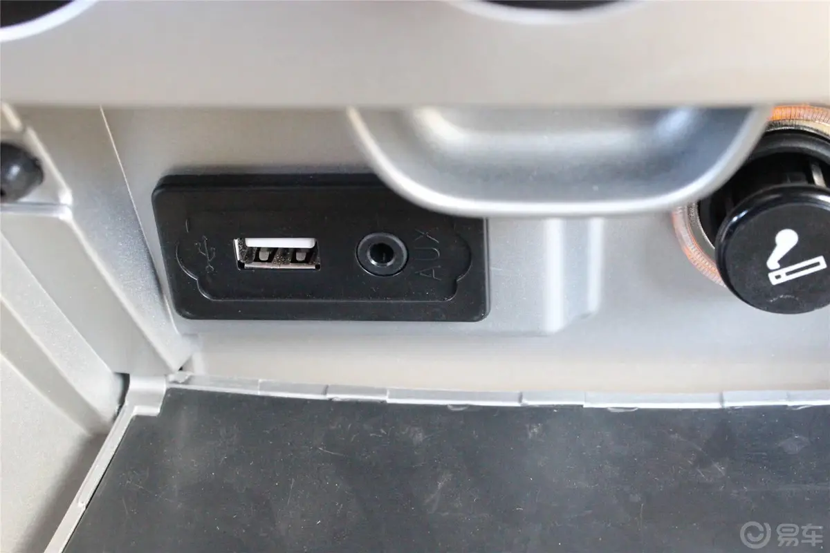 骏捷FSV1.5L 手动 华贵型USB接口