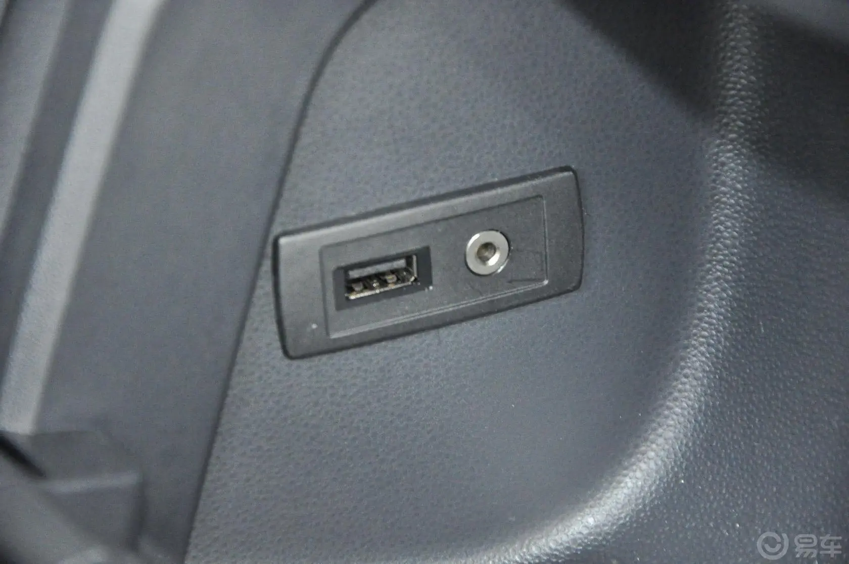 smart fortwo1.0L MHD 硬顶标准版USB接口