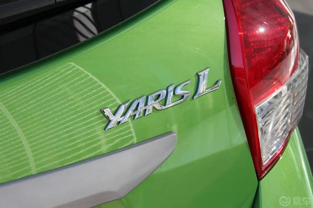 YARiS L 致炫1.5L 自动 炫动版尾标