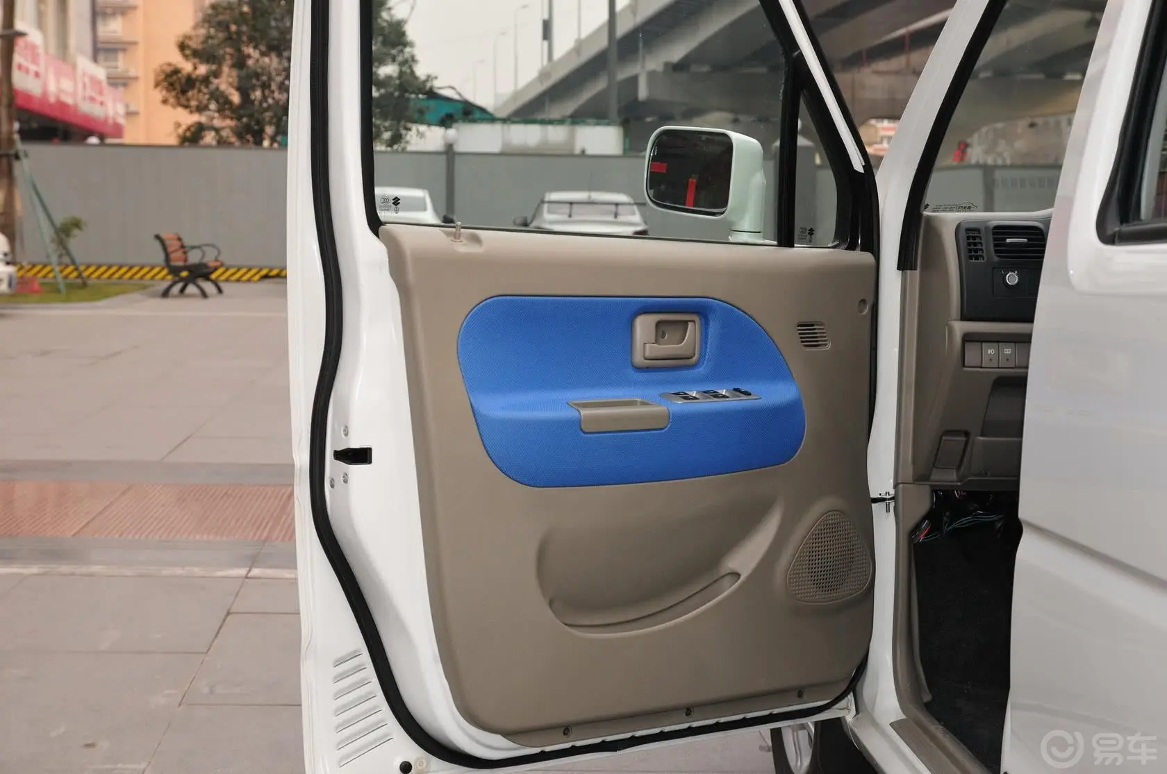 北斗星全能升级版 1.4L 手动 标准型驾驶员侧车门内门板