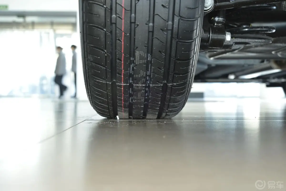 英朗XT 1.6L 自动 时尚型 Alcantara版轮胎花纹