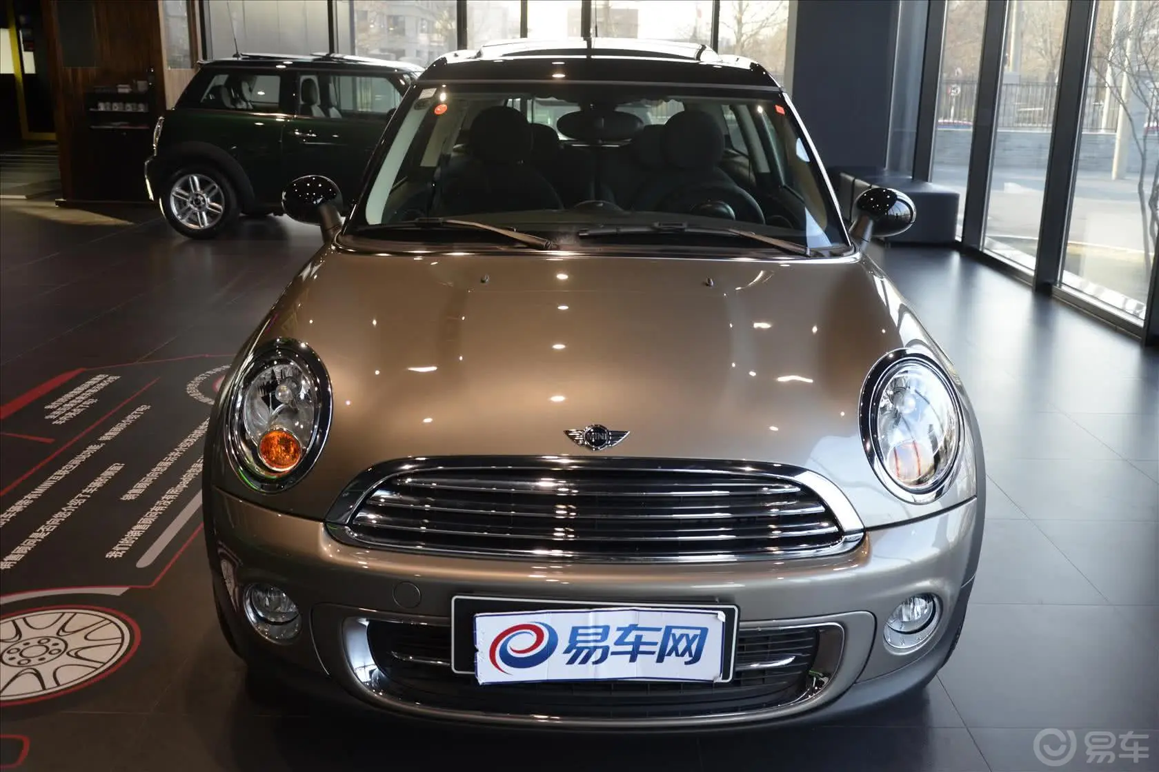 MINI CLUBMANCOOPER Fun正前水平