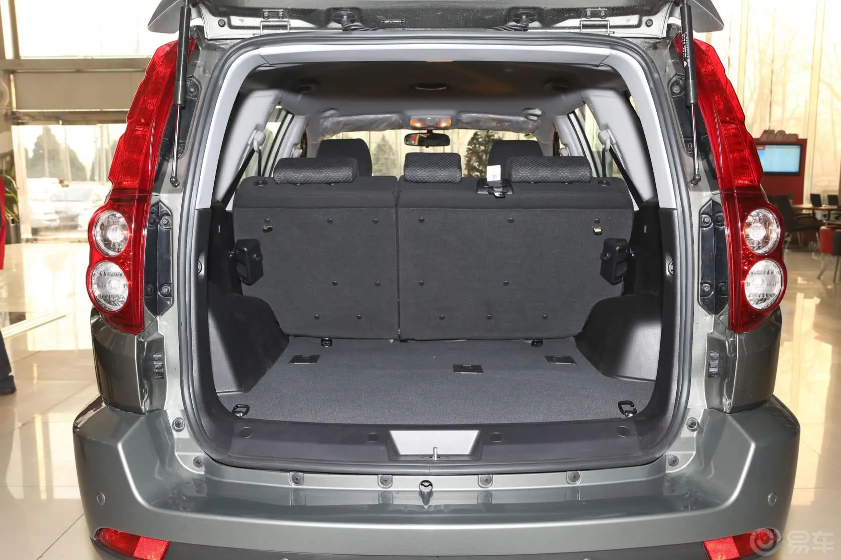 哈弗H5经典智尊版 2.4L 手动 四驱 舒适型 汽油版行李箱空间