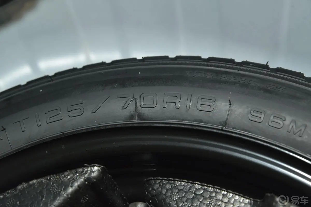 昂科拉1.4T G 自动 两驱 都市精英型备胎品牌