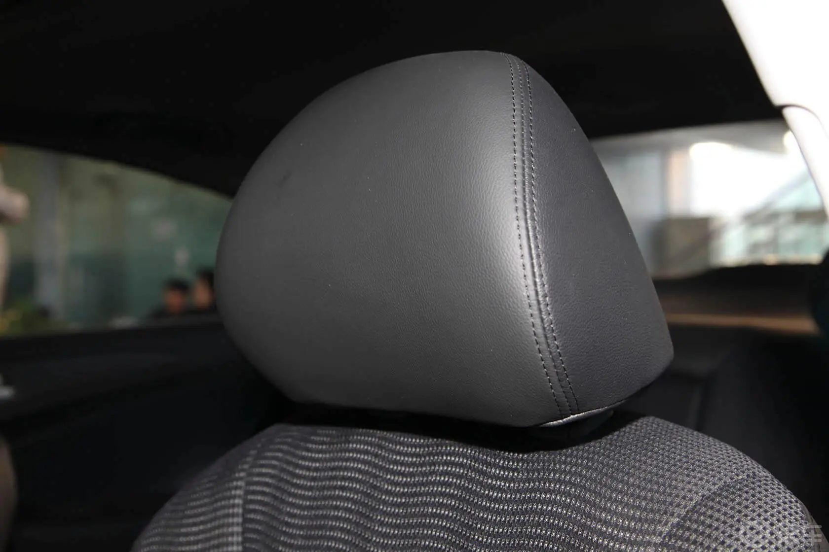 索纳塔2.0L 自动 GLS 领先版驾驶员头枕