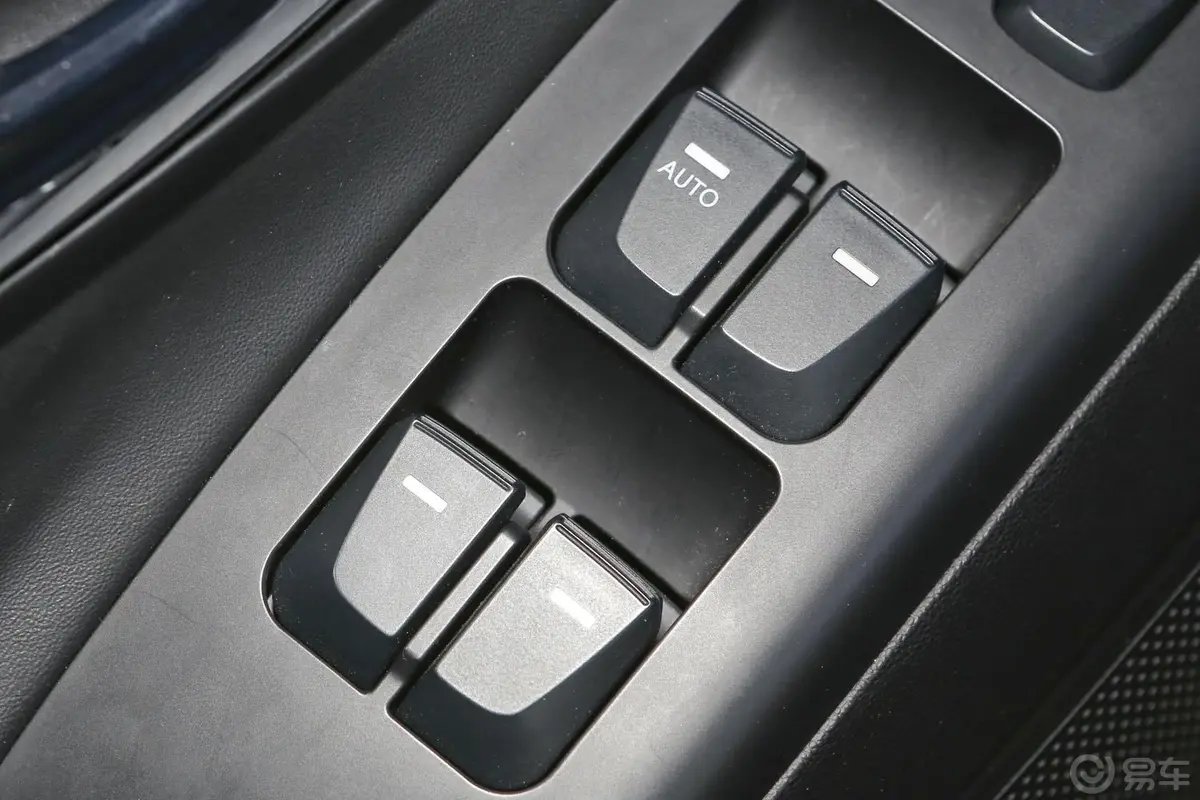 现代ix352.0L GLS 自动 两驱 智能版 国V车窗升降键