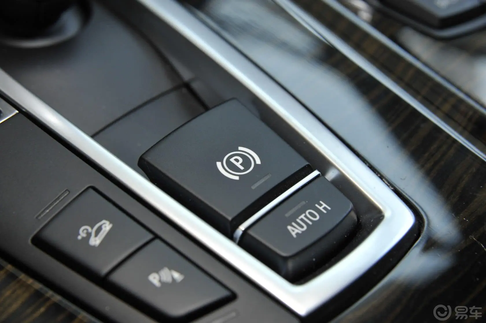 宝马X3(进口)改款 xDrive20i 豪华型驻车制动（手刹，电子，脚刹）