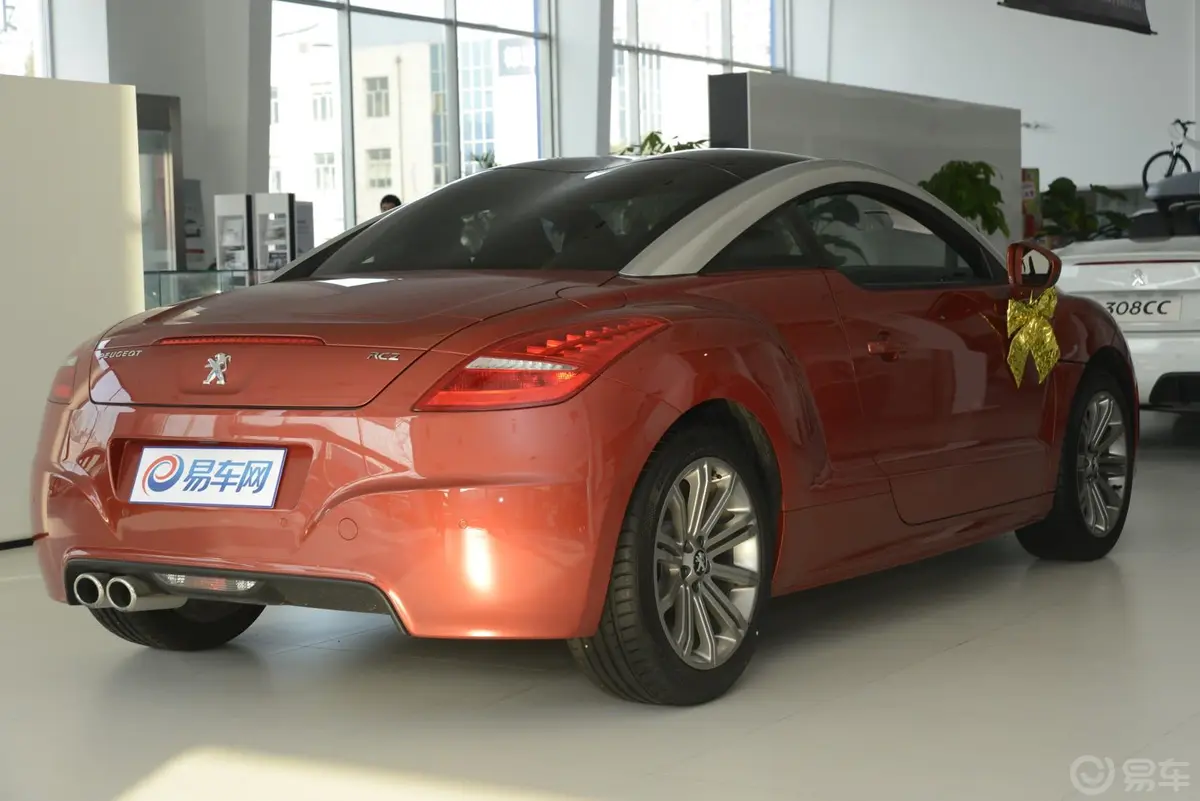 标致RCZ1.6T 自动 豪华优雅型侧后45度车头向右水平