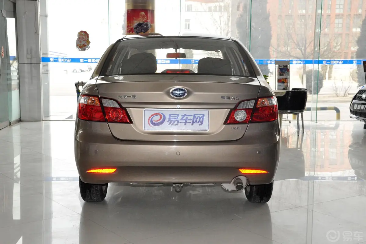 夏利N51.3L 手动 标准型正后水平