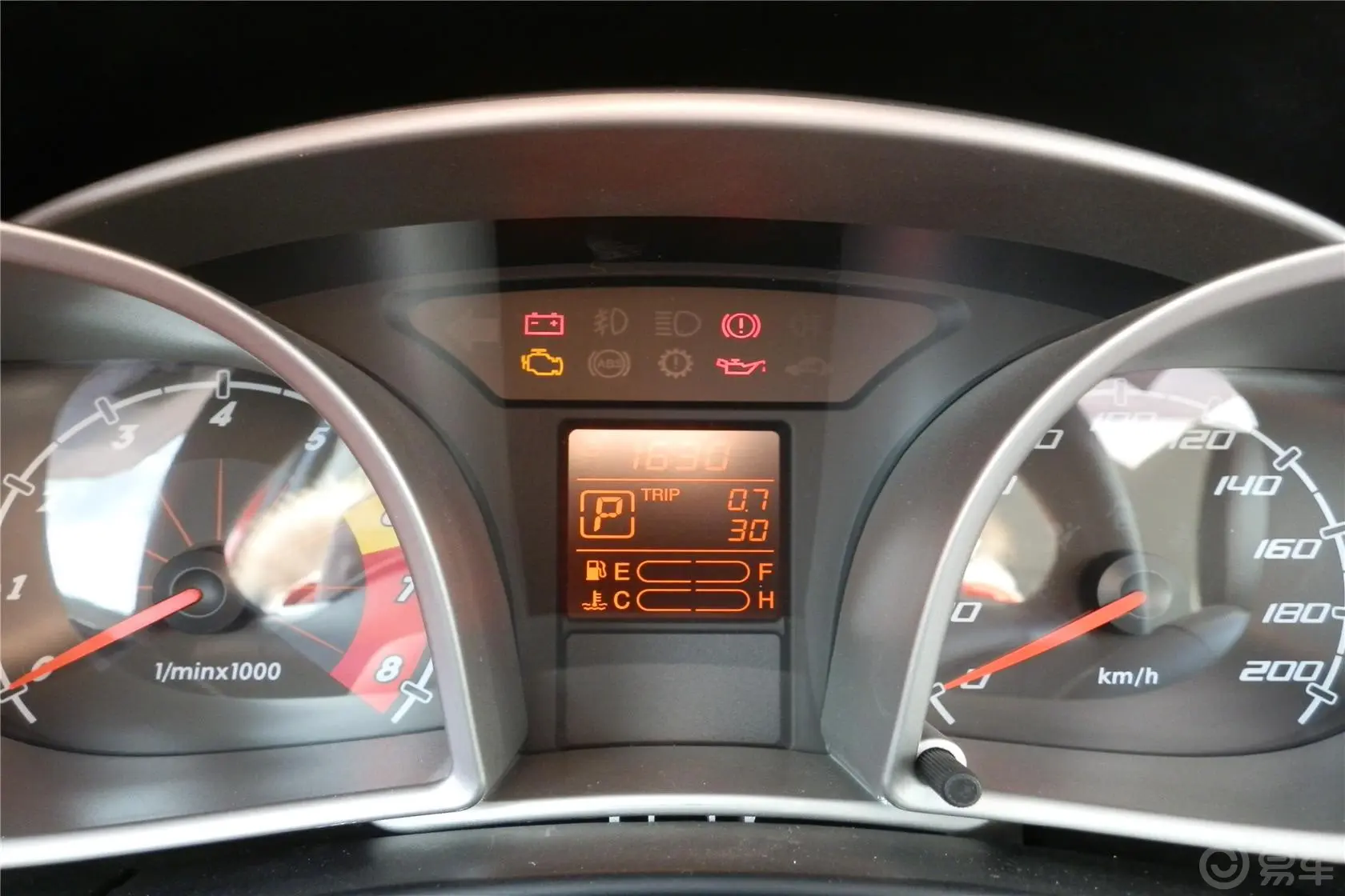 欧朗两厢 1.5L 自动 舒适型仪表盘背光显示