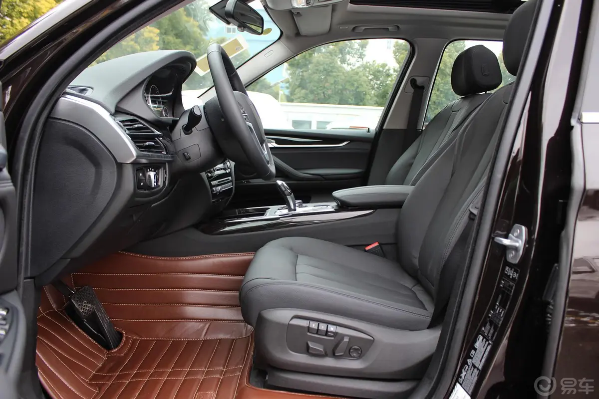 宝马X5(进口)xDrive35i 豪华型前排空间