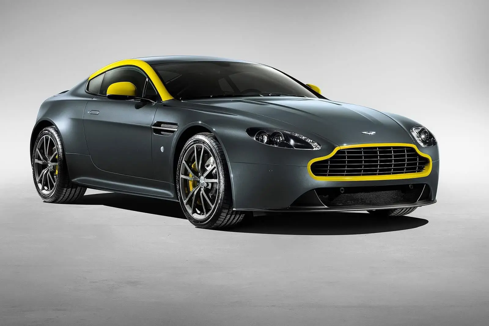 V8 Vantage