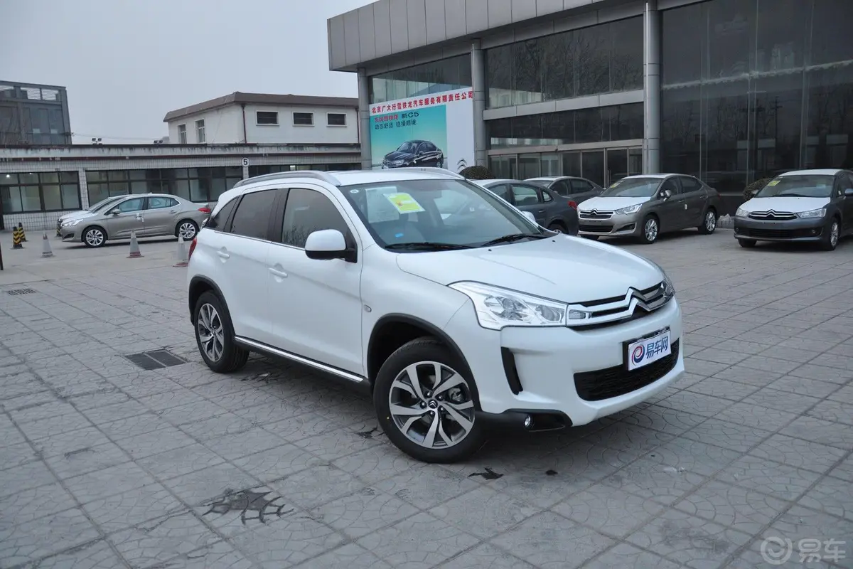 雪铁龙C4 AIRCROSS(进口)2.0L 自动 两驱 舒适版正侧车头向右水平