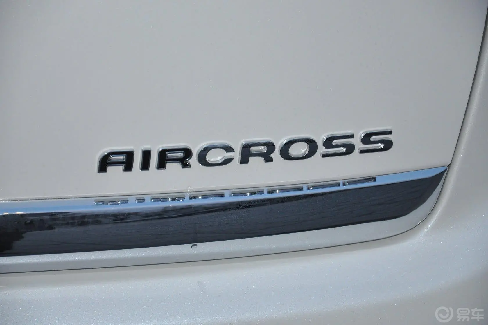 雪铁龙C4 AIRCROSS(进口)2.0L 自动 两驱 舒适版尾标