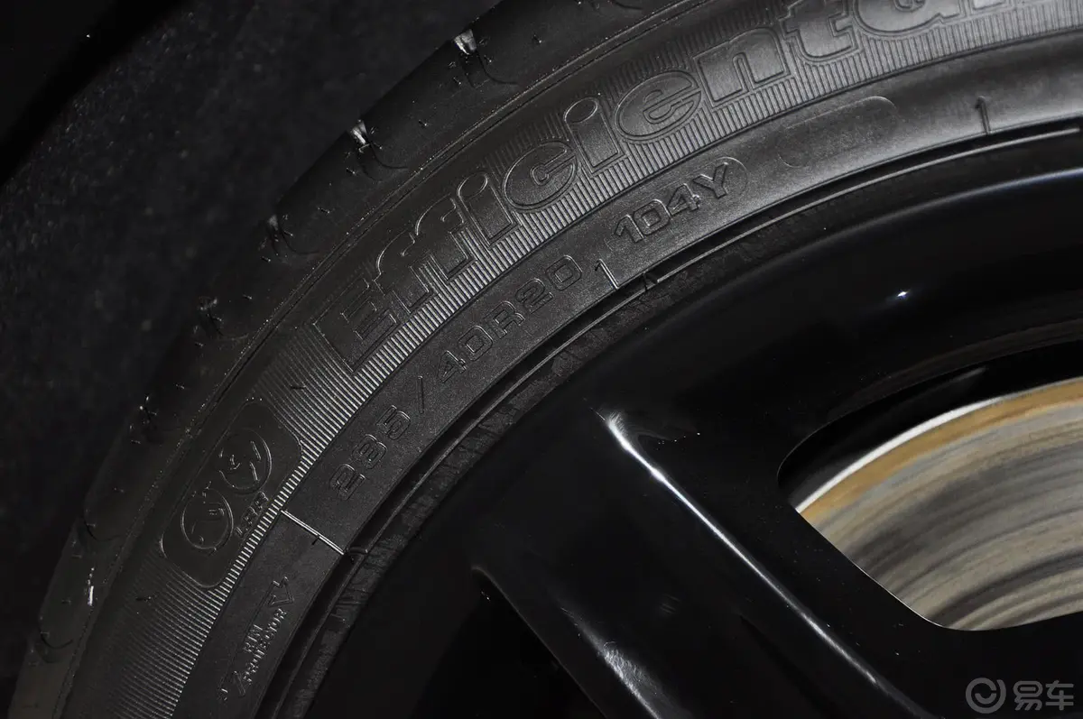 古思特6.6T 阿尔卑斯挑战之旅世纪典藏版轮胎规格