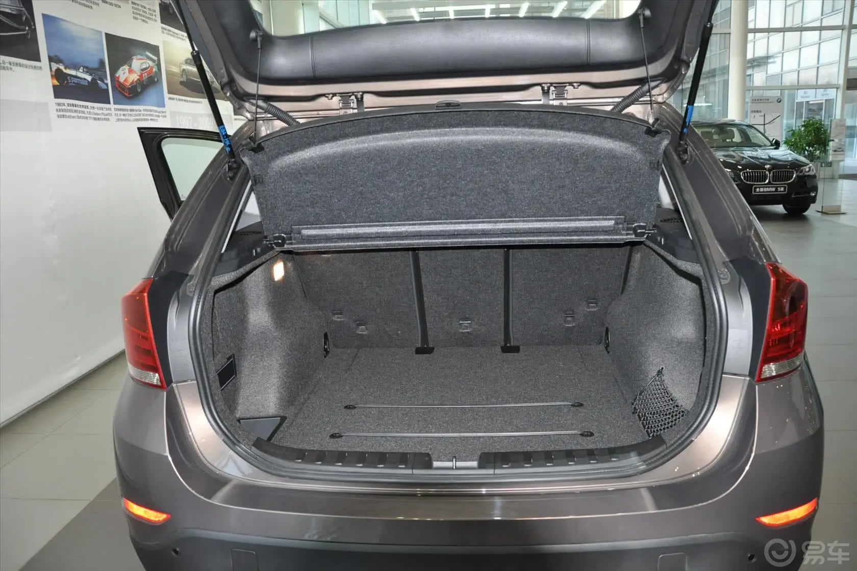 宝马X1sDrive18i 运动设计套装行李箱空间