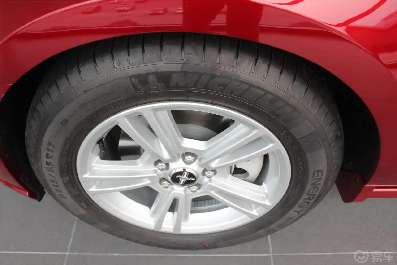 Mustang3.7L 自动 V6轮胎花纹