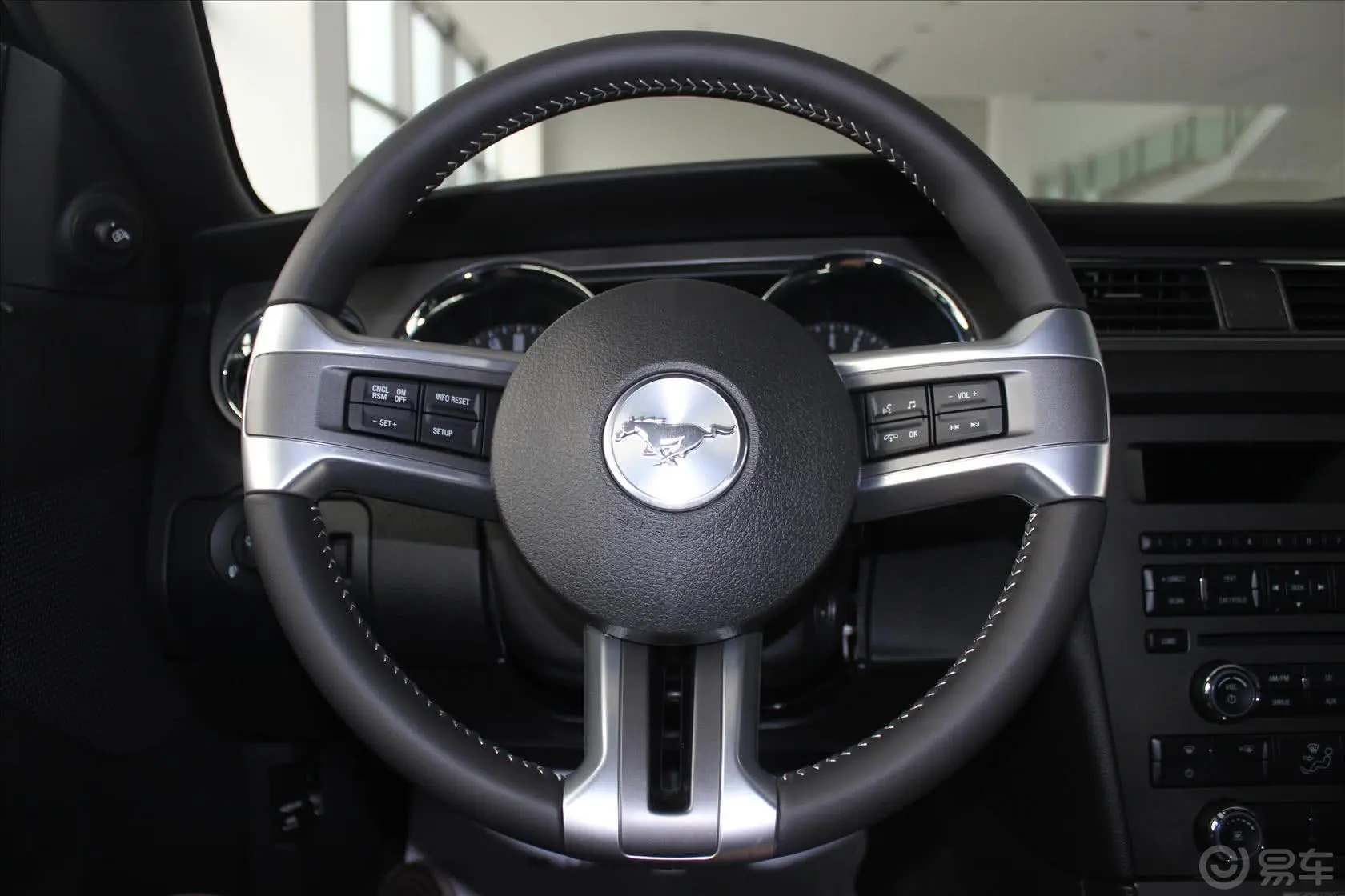 Mustang3.7L 自动 V6方向盘