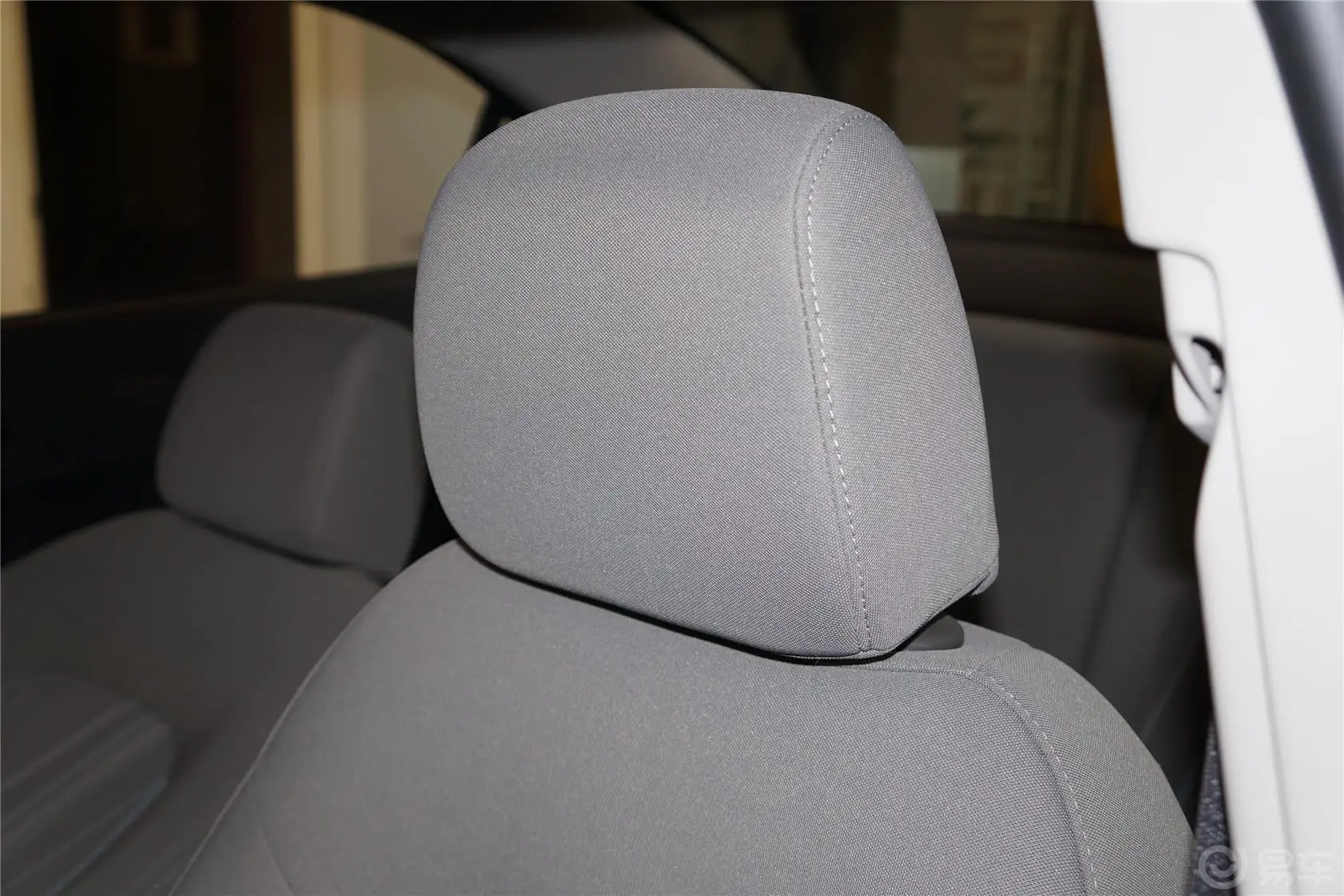 爱唯欧1.4L SL 自动 时尚天窗版驾驶员头枕