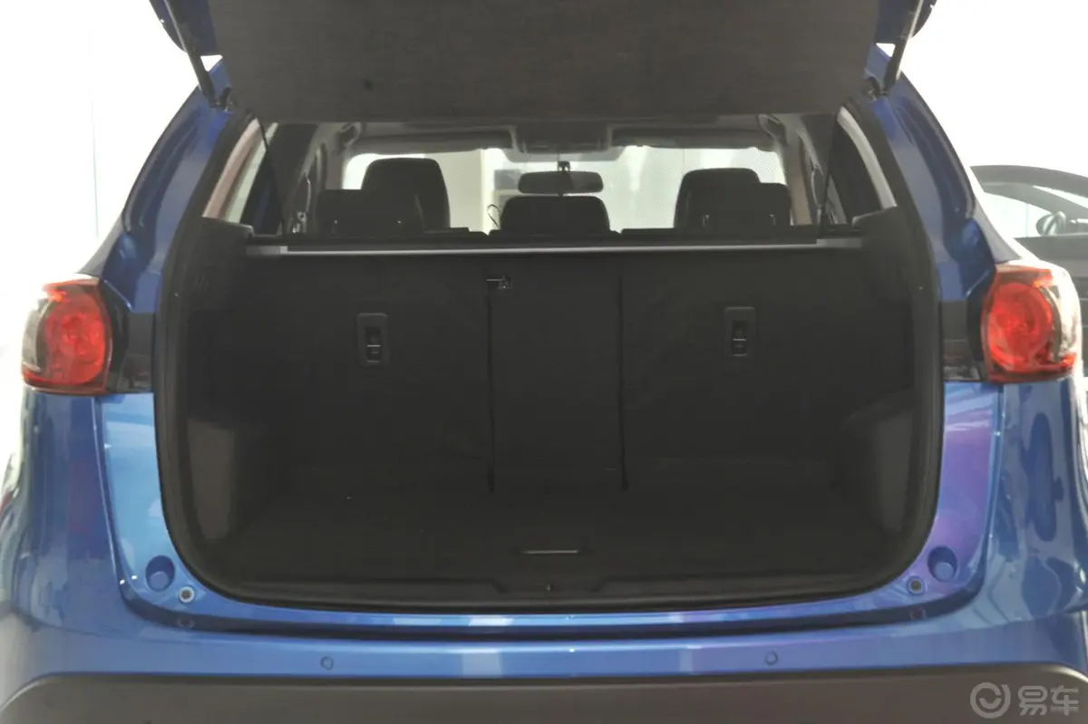 马自达CX-52.0L 自动 四驱 精英型行李箱空间