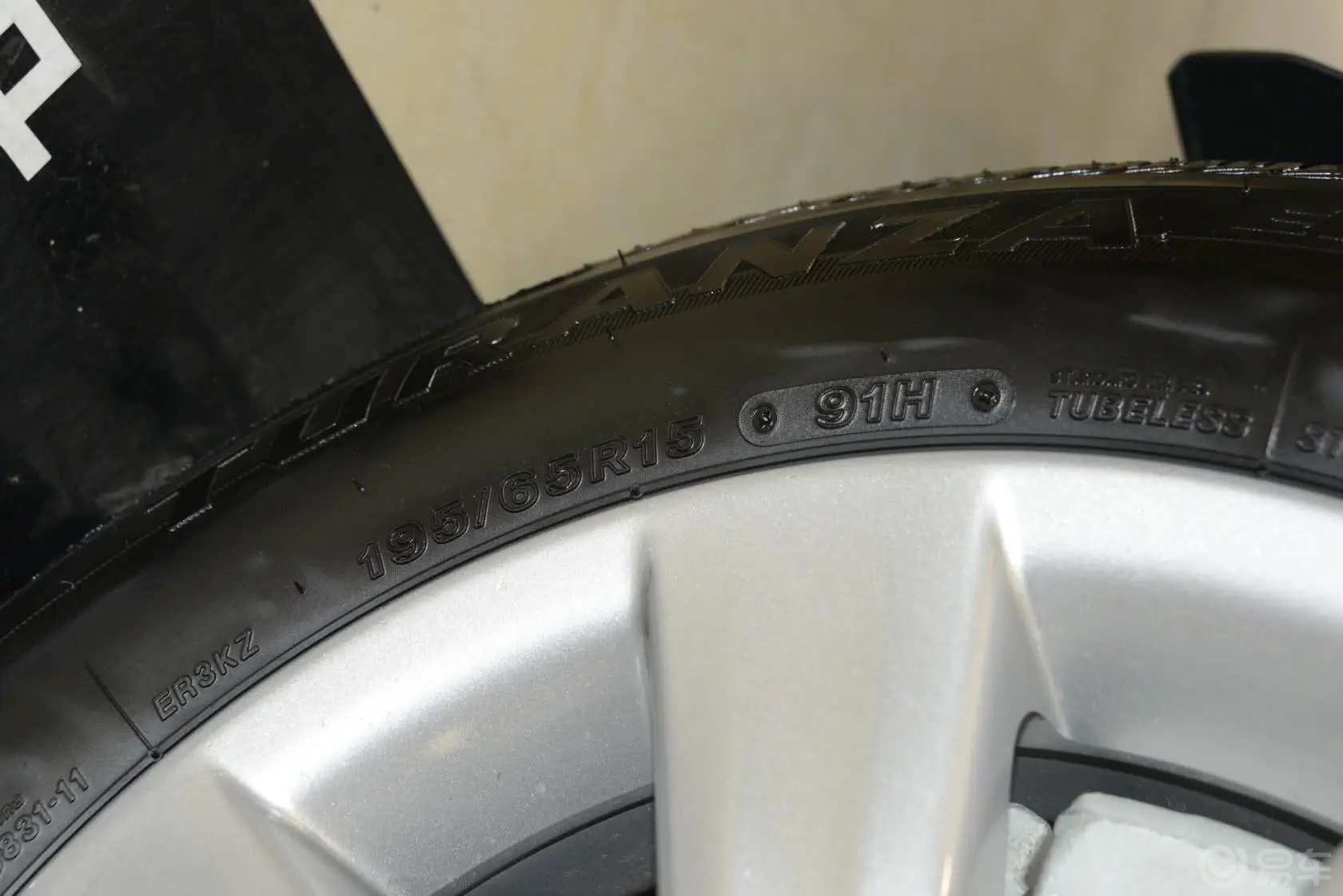 卡罗拉1.6L GL炫酷版 4AT轮胎规格
