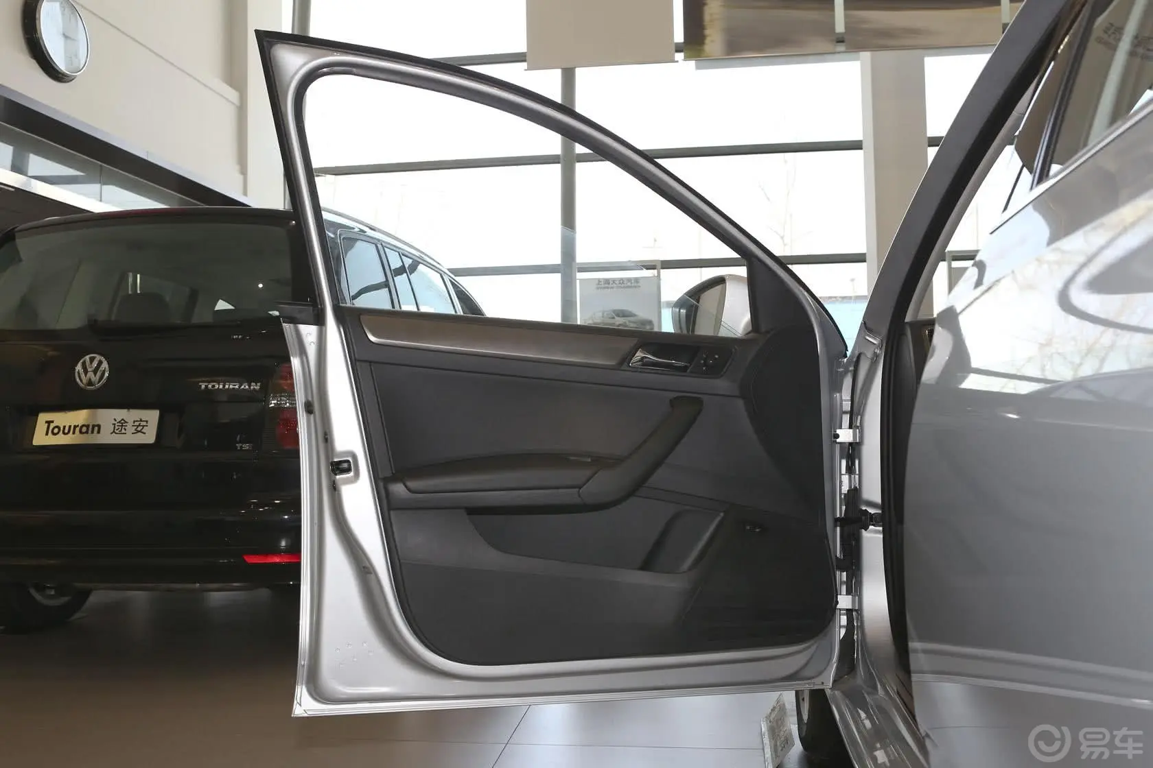 桑塔纳1.6L 手动 舒适版驾驶员侧车门内门板