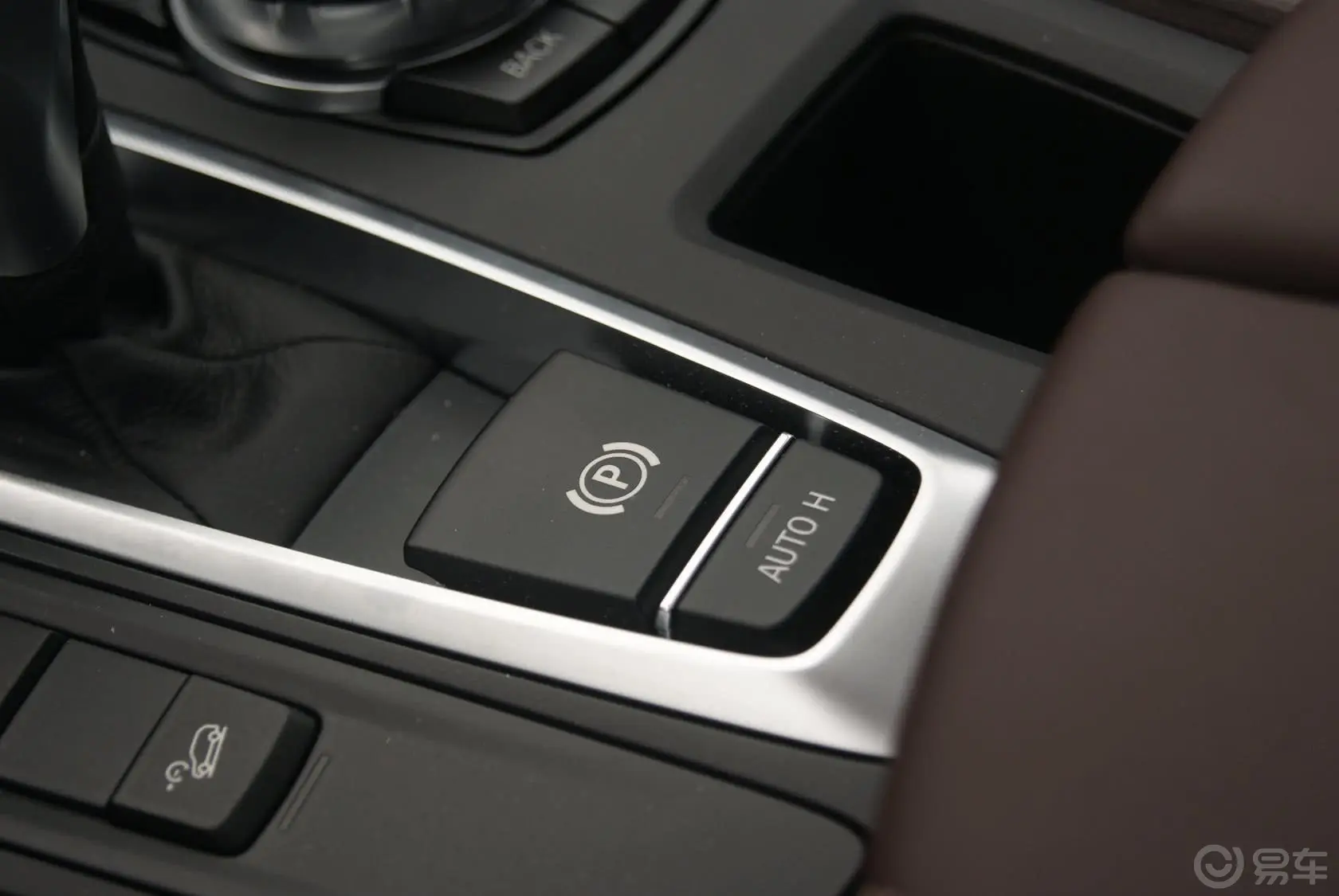 宝马X5(进口)xDrive35i 尊享型驻车制动（手刹，电子，脚刹）