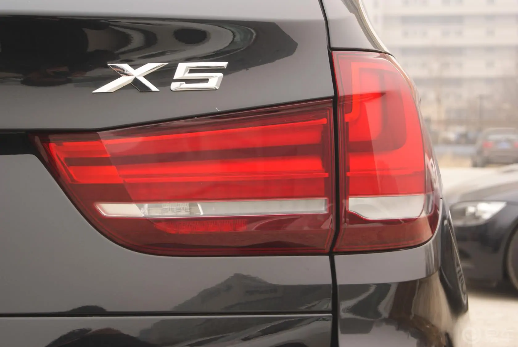 宝马X5(进口)xDrive35i 尊享型尾标