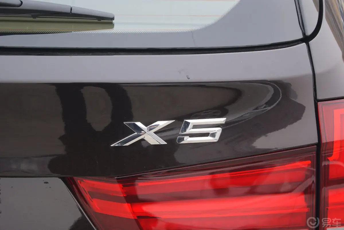 宝马X5(进口)xDrive35i 尊享型尾标