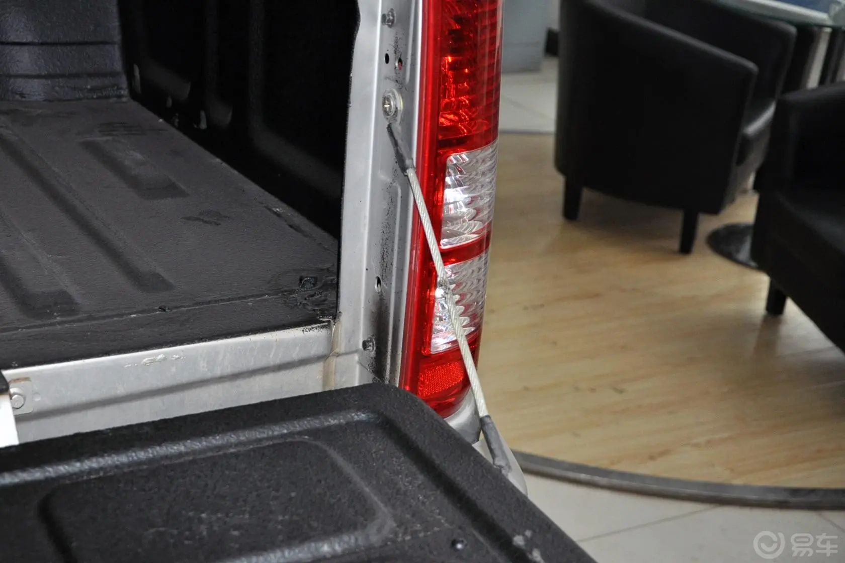 拓陆者E32.8T 手动 两驱 舒适版 柴油 行李厢支撑杆