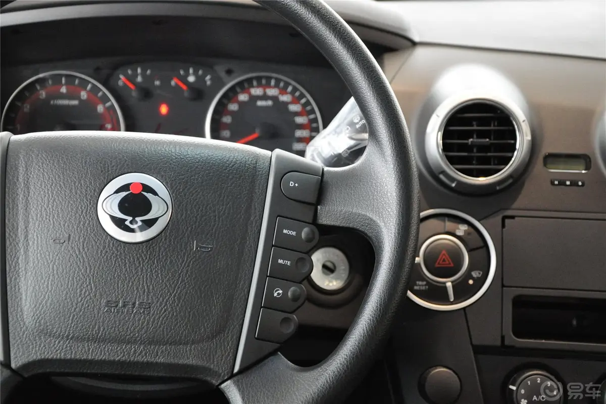 爱腾2.3L 汽油 两驱自动舒适版方向盘功能键（右）