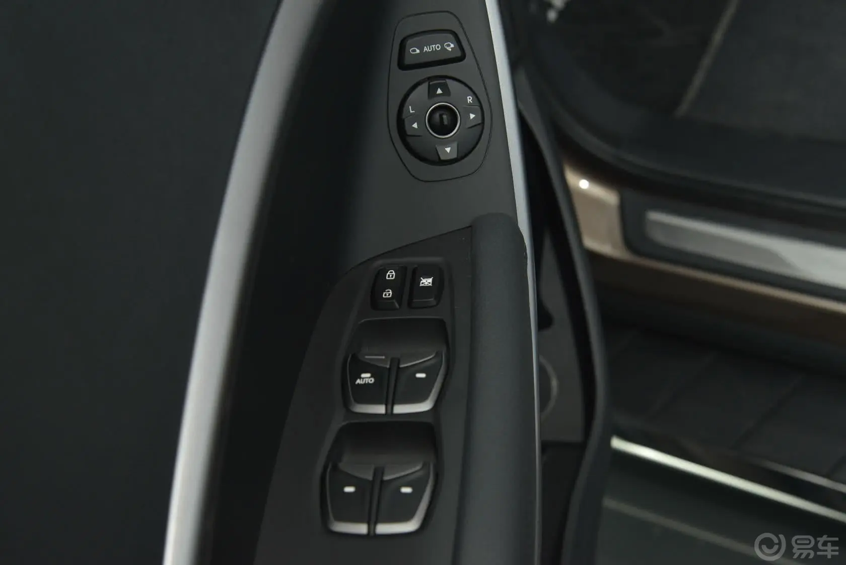 胜达2.0T DLX 前驱 自动 尊贵型车窗升降键