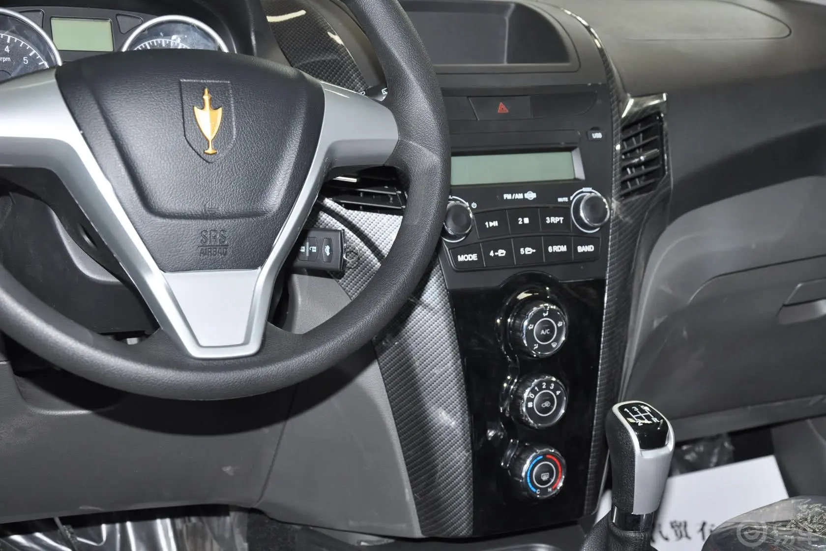 智尚S301.5L 手动 舒适版中控台驾驶员方向