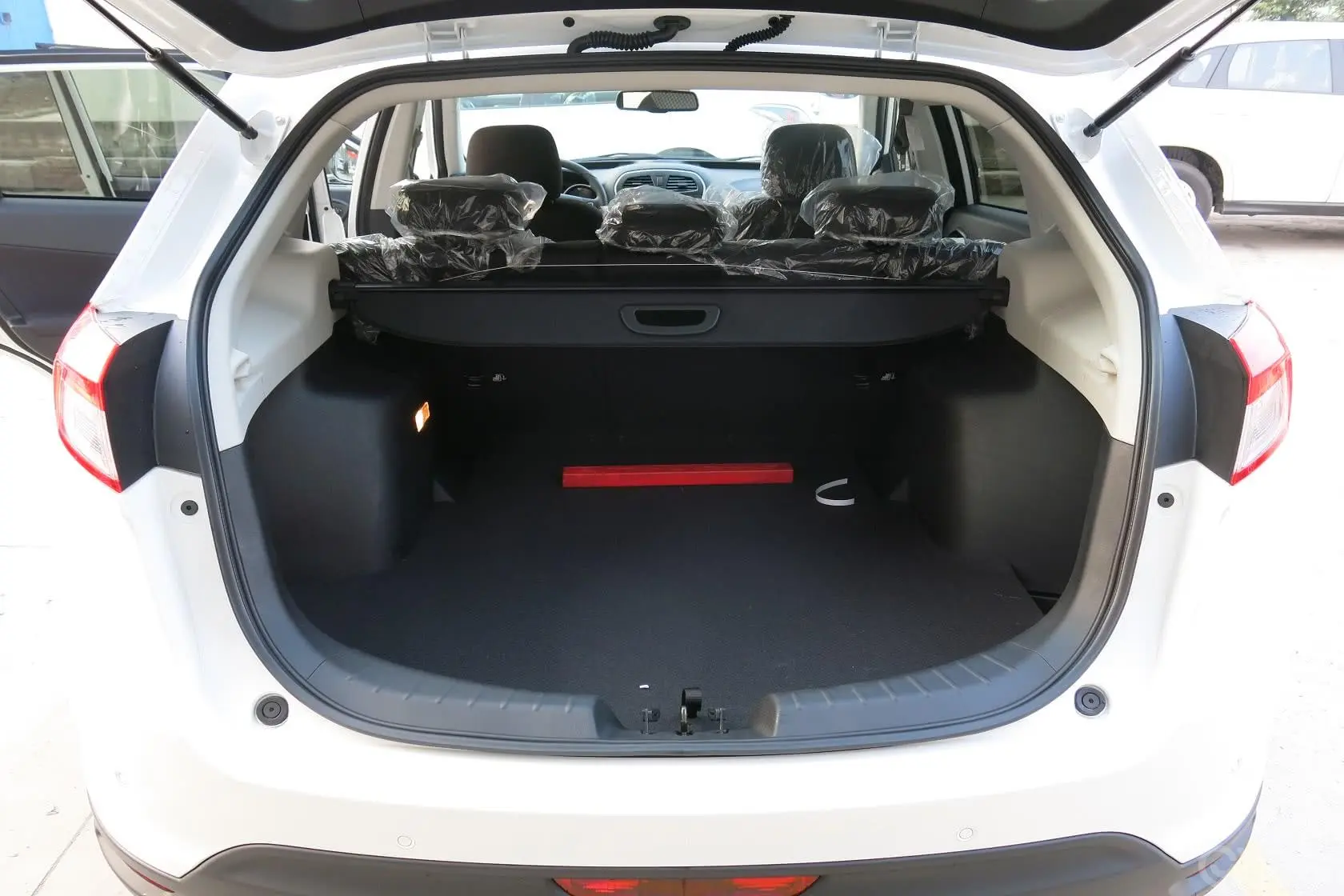 传祺GS52.0L 自动 两驱 超享版行李箱空间