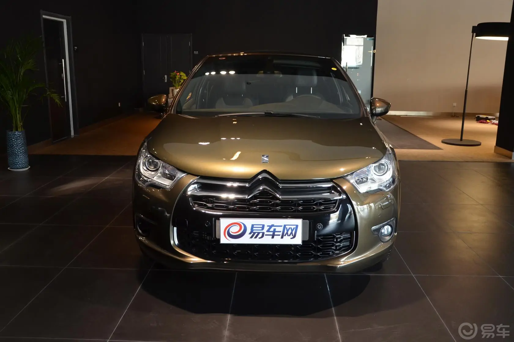 DS 41.6T 手自一体 雅致版正前水平