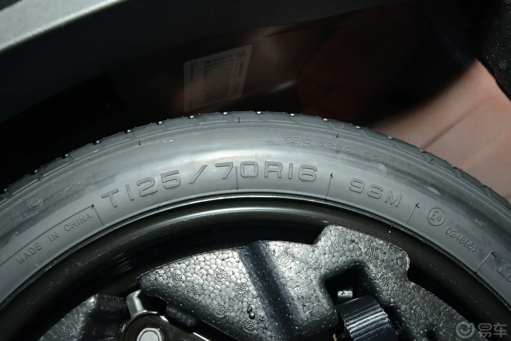 昂科拉1.4T G 自动 两驱 都市精英型备胎规格