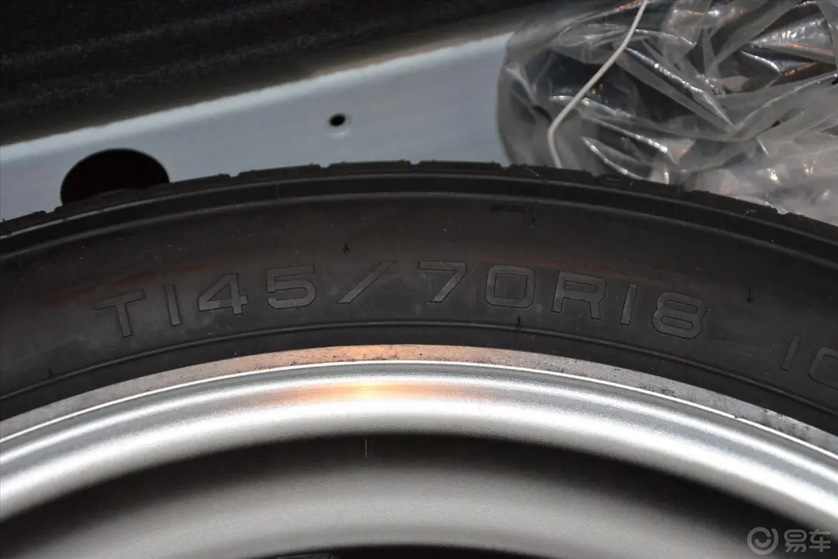 日产370Z370Z  Roadster备胎规格