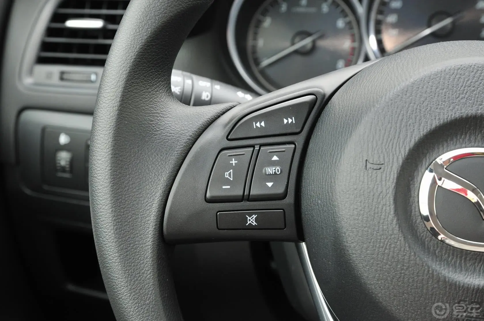 马自达CX-52.0L 手动 两驱 舒适型方向盘功能键（左）