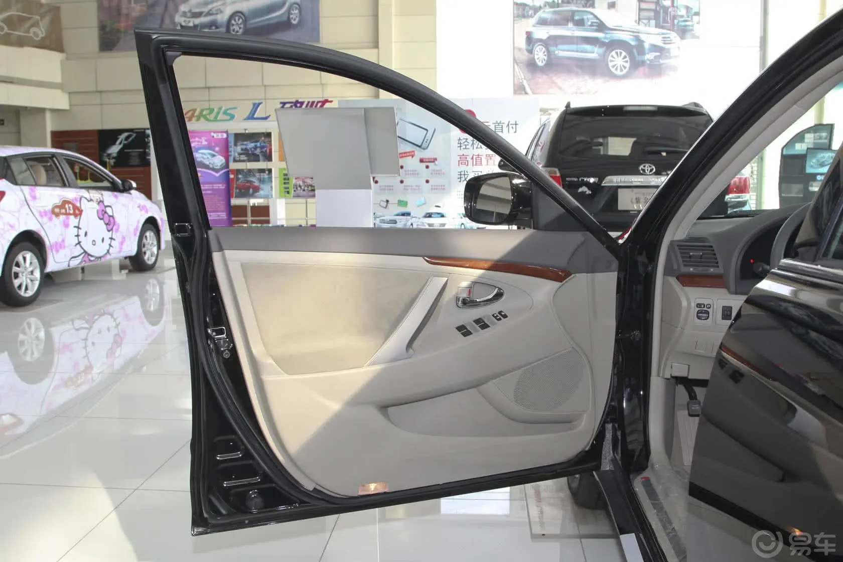 凯美瑞200E 自动 经典 精英版驾驶员侧车门内门板